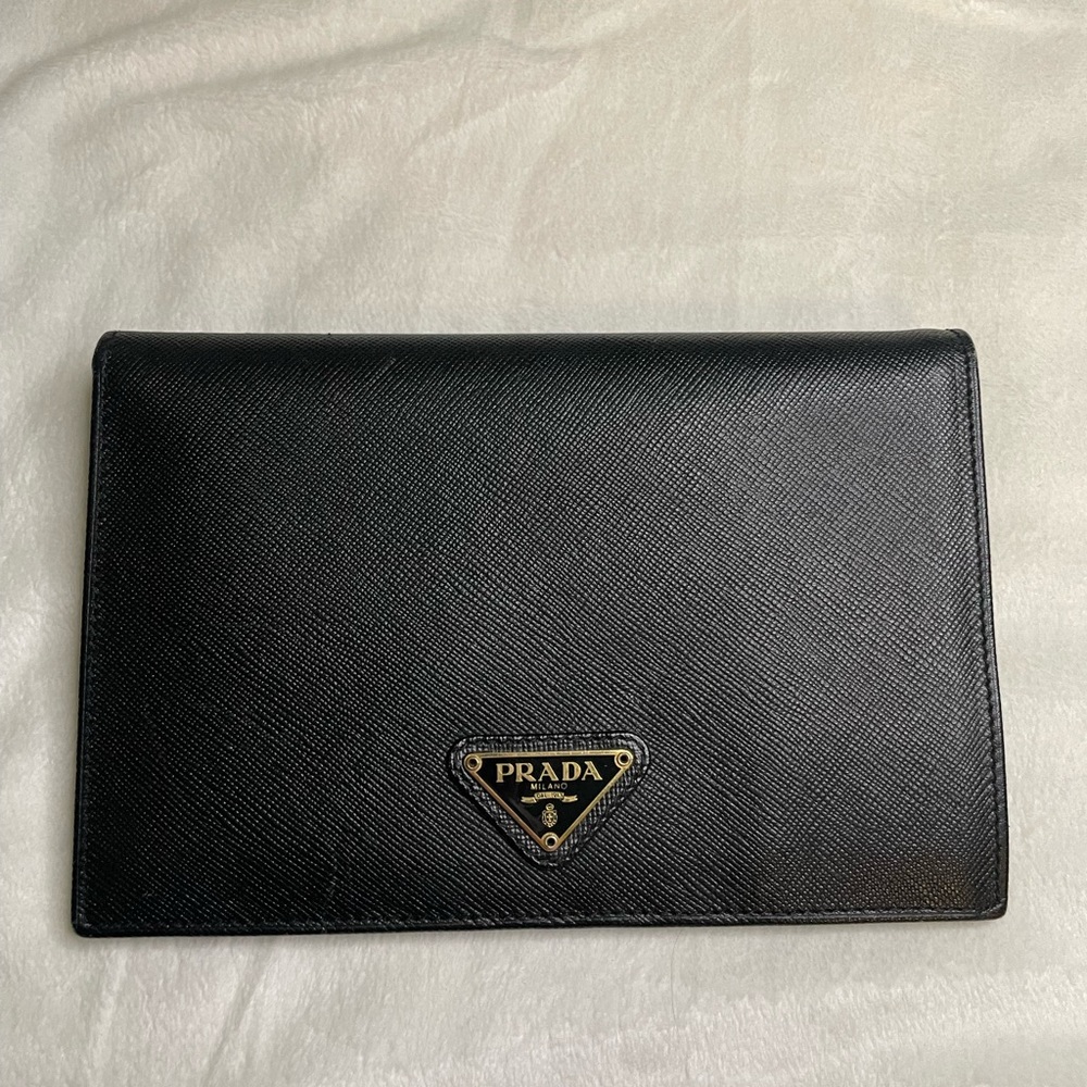 Prada Black Saffiano Bifold Wallet 🖤